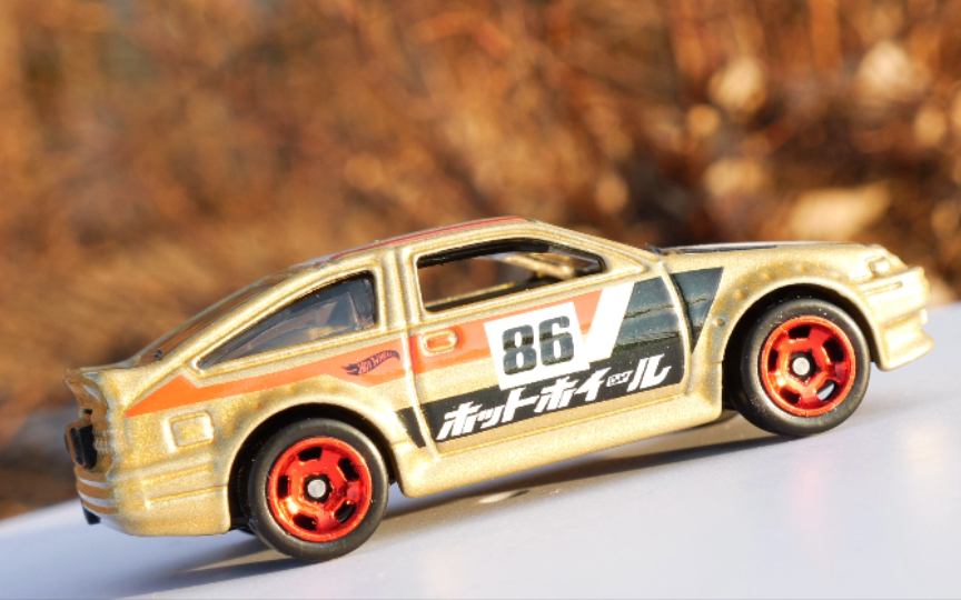 【每日一小车】风火轮丰田ae86