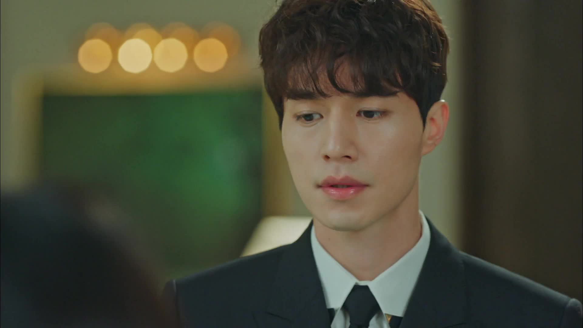 对于金信这么难过,池恩倬也只是默默的在外面陪着,天气也因为他变得