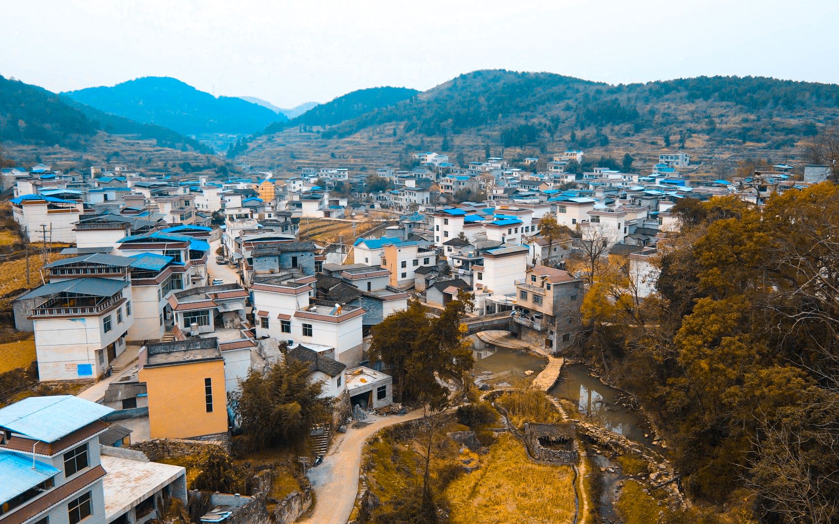 活动作品湖南湘西真的很穷吗时代在进步农村早已不是当初的模样了