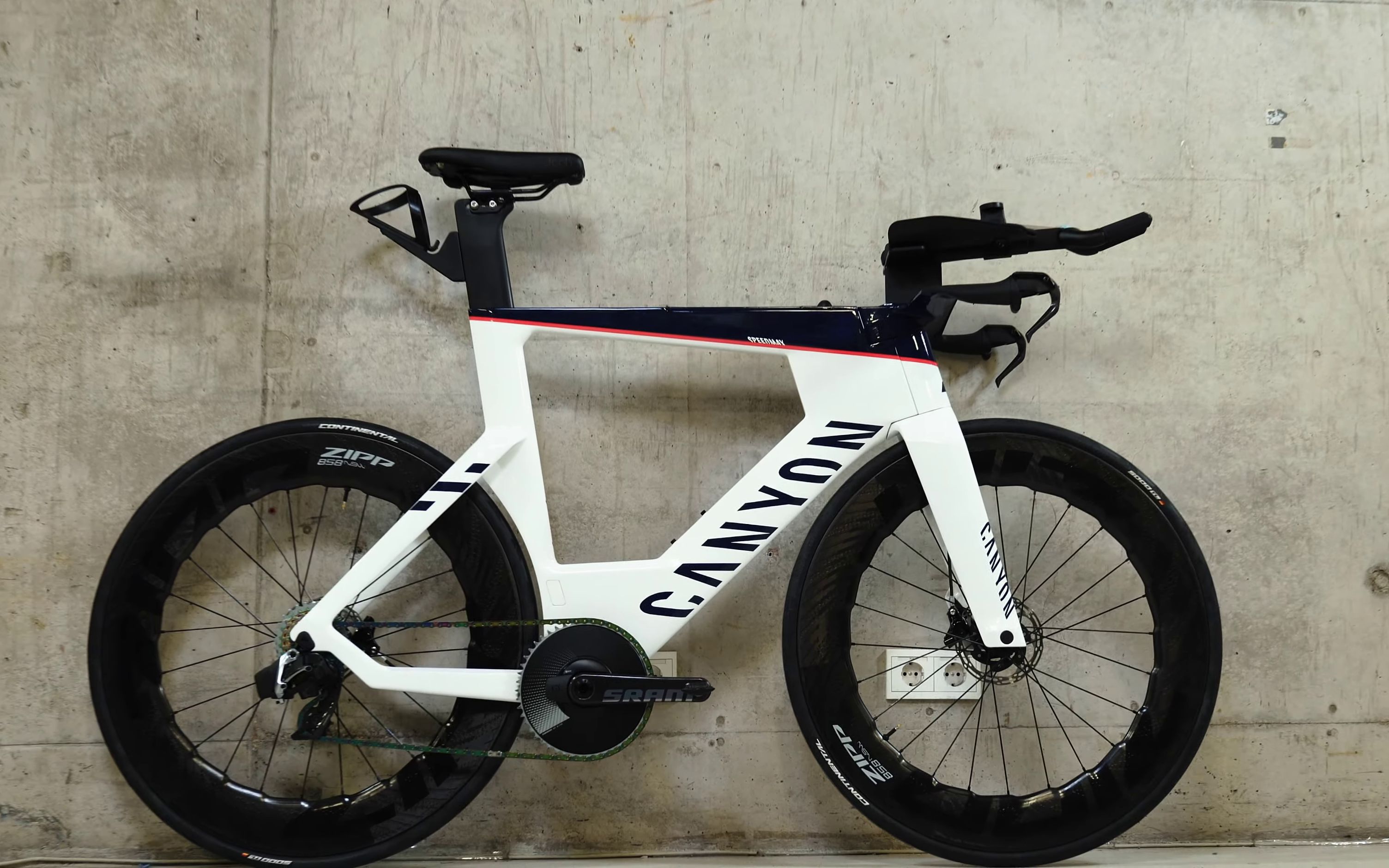 官方装车视频丨2021款 canyon speedmax cfr 铁三车_哔哩哔哩 (゜-゜)