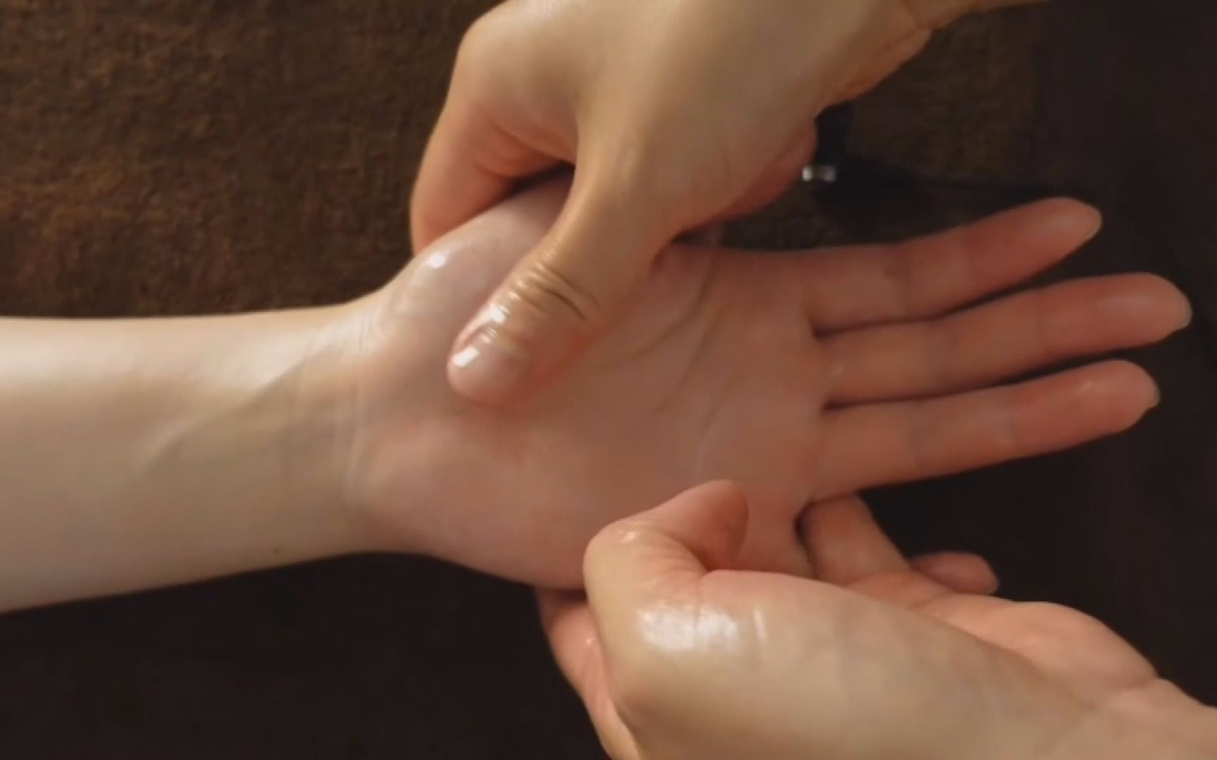 手按摩手按穴位恢复疲劳