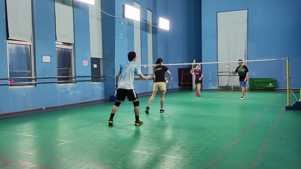 羽毛球业余混双