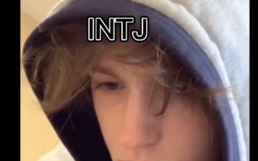 【mbti】intj の笔记本哈哈哈哈哈哈哈哈懂这个梗的人不知道还多不多