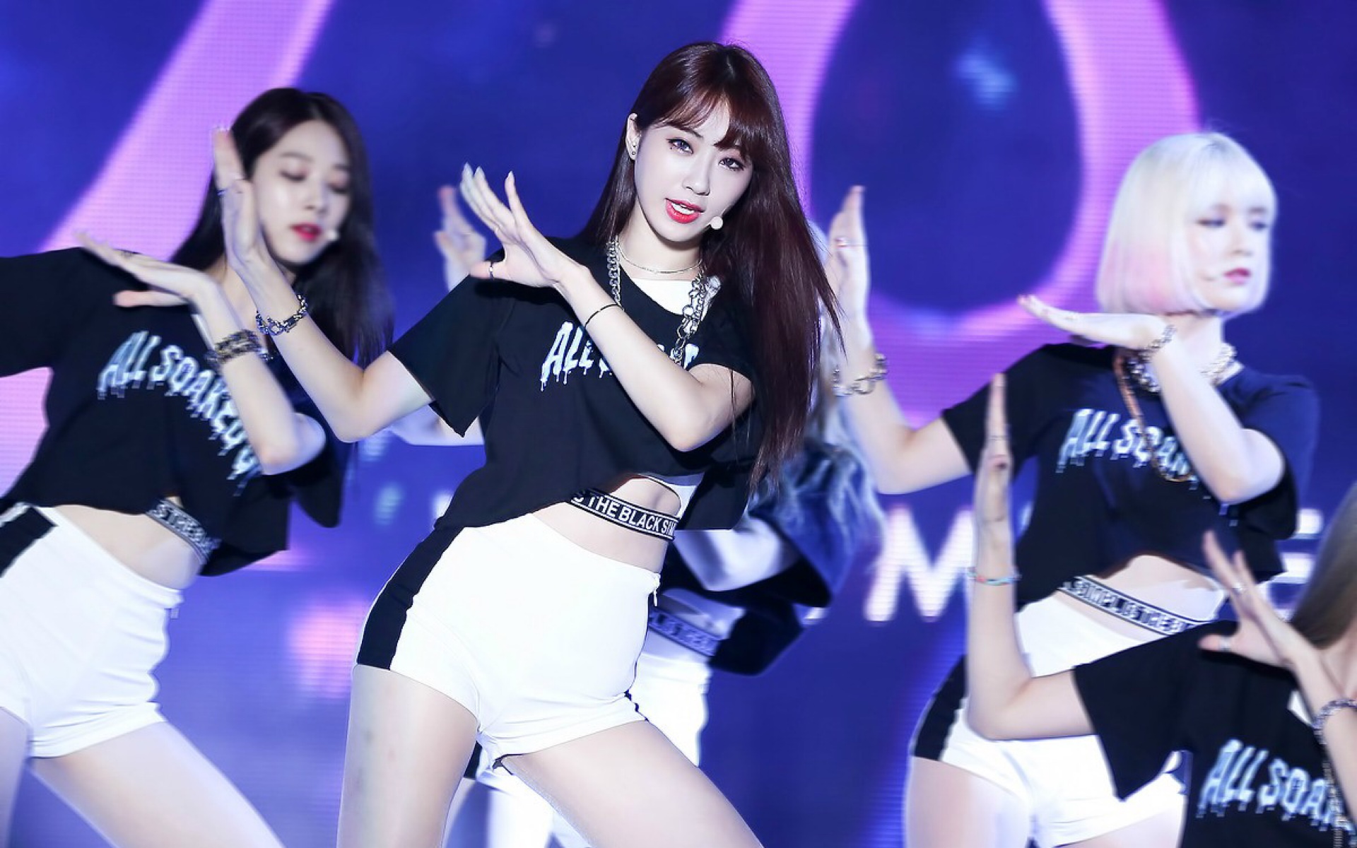 人间妲己朴景丽 150804饭拍合集