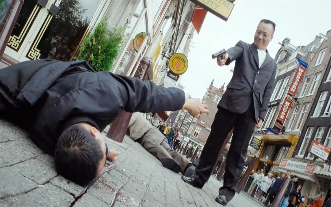 东星两虎枪杀洪兴蒋先生,笑面虎斩草除根,还补了一枪!