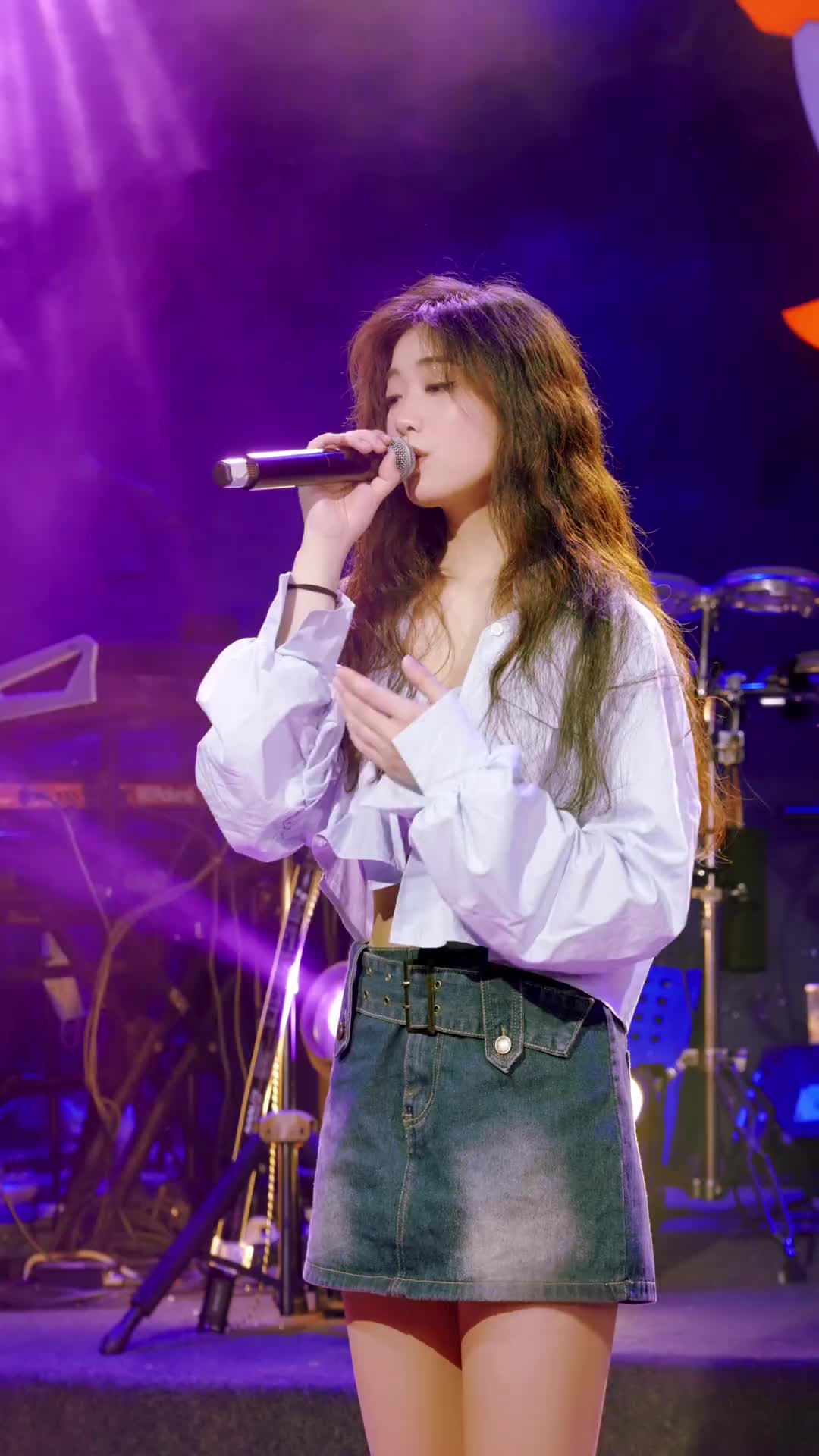 少女时的悸动是一场盛大的烟火音乐现场年轮张碧晨密密麻麻是我的