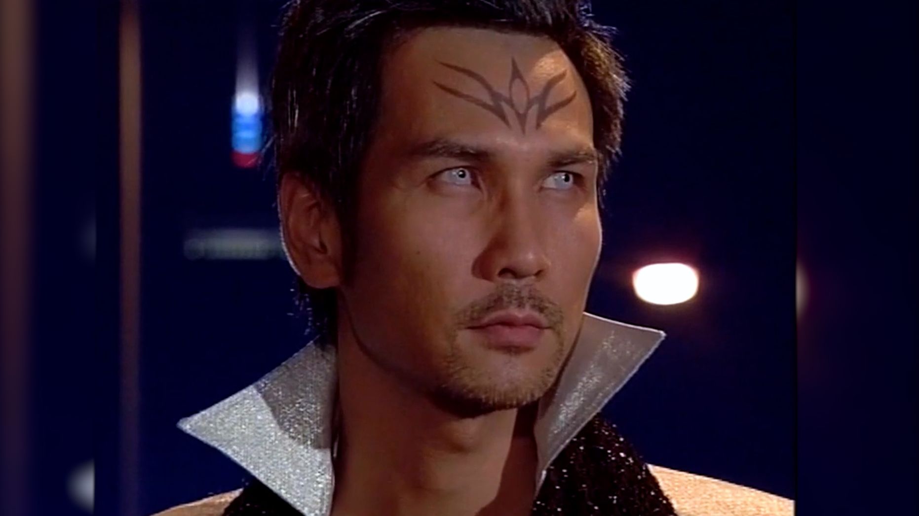 为阻止人王圣母之战,完颜不破这是完成了自我进化,变成了银眼僵尸吗