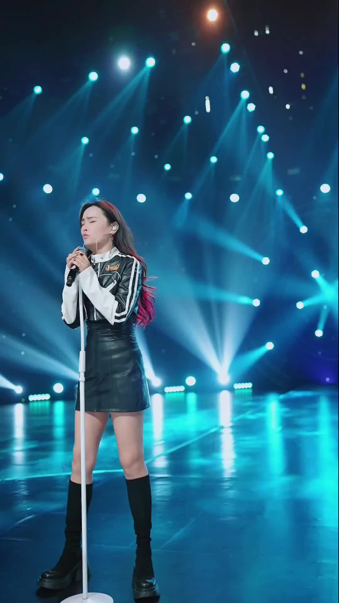 我不能失去你我很爱你唐艺今晚7点30舞台播不能失去你