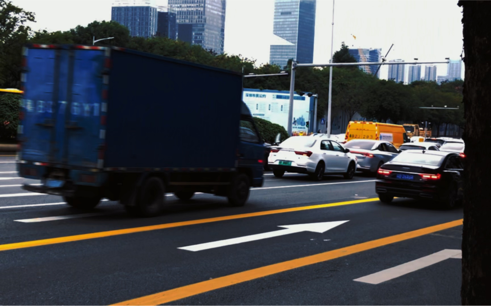 第2435期 | 城市车辆来往 白天街道 情感伤感文案 车流拍摄 视频素材