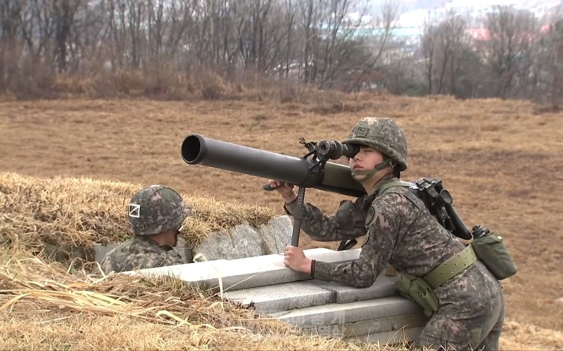 [图]韩国军队中装备的各种反坦克武器演练