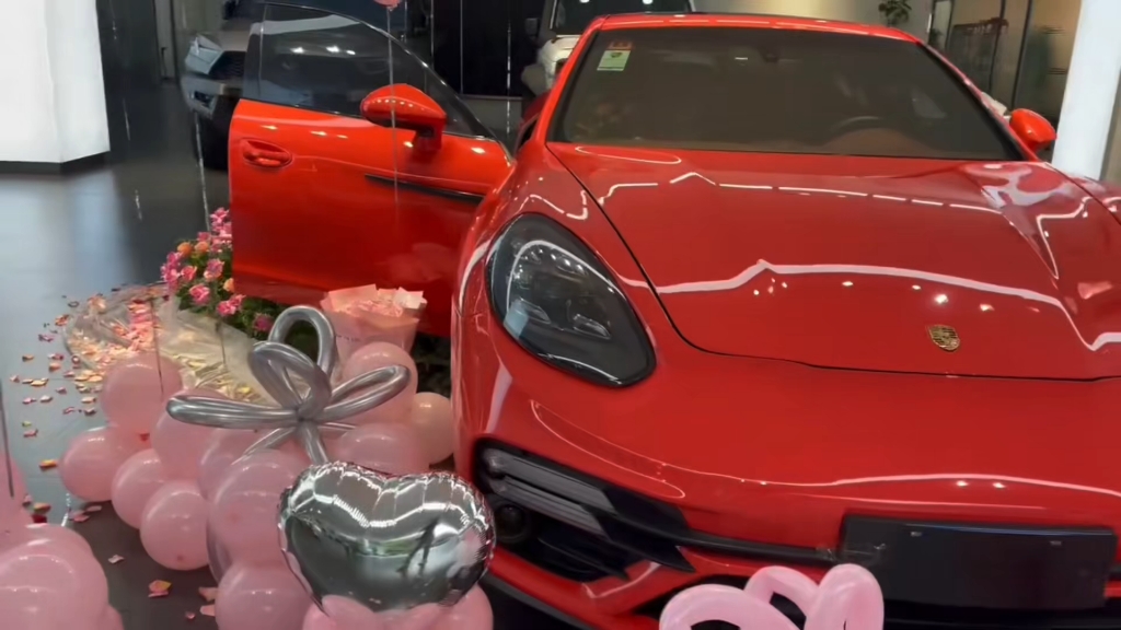 保时捷帕拉梅拉提车