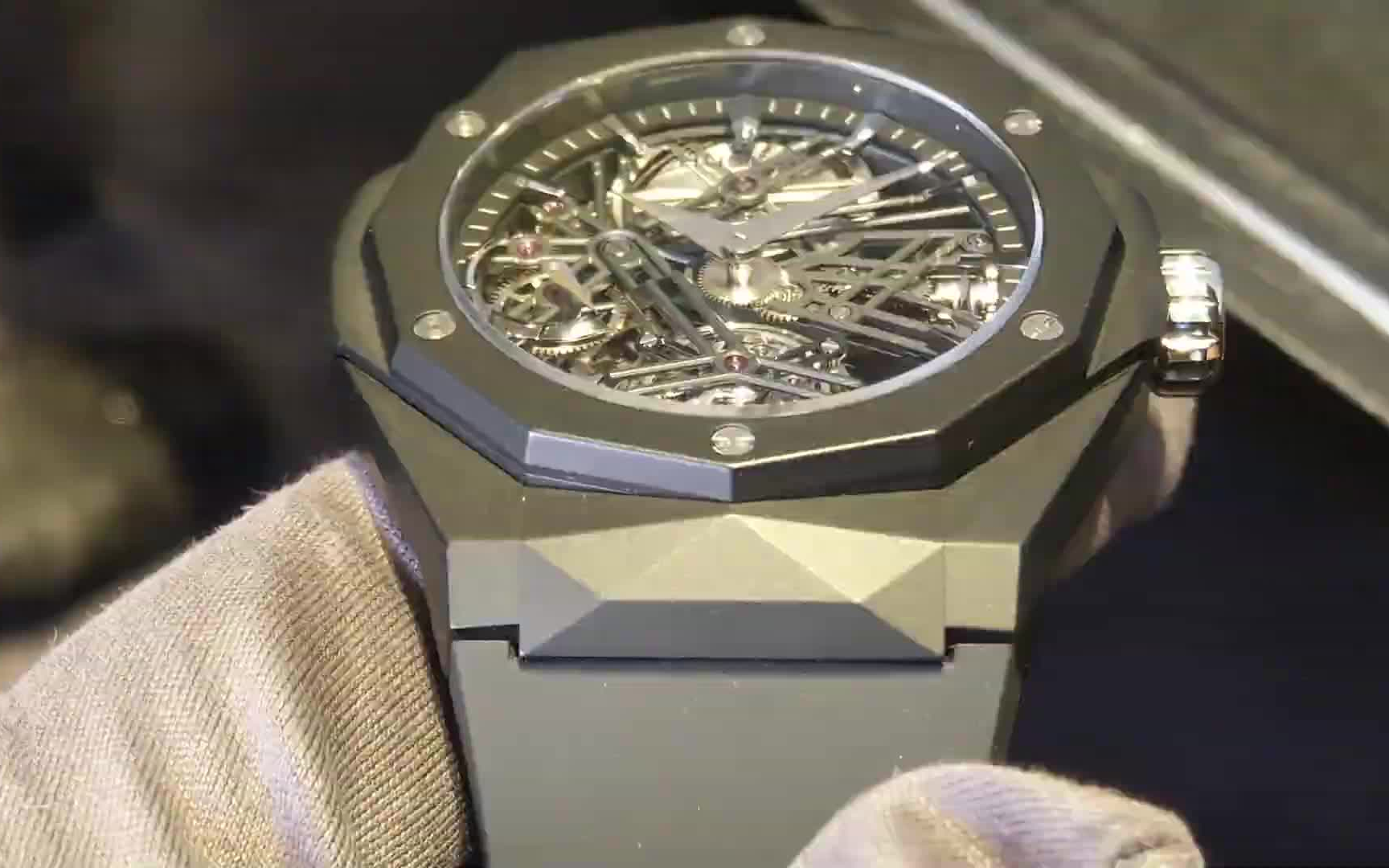 【魔幻酷黑】HUBLOT 宇舶 Classic Fusion 经典融合系列 Orlinski 陀飞轮腕表哔哩哔哩bilibili