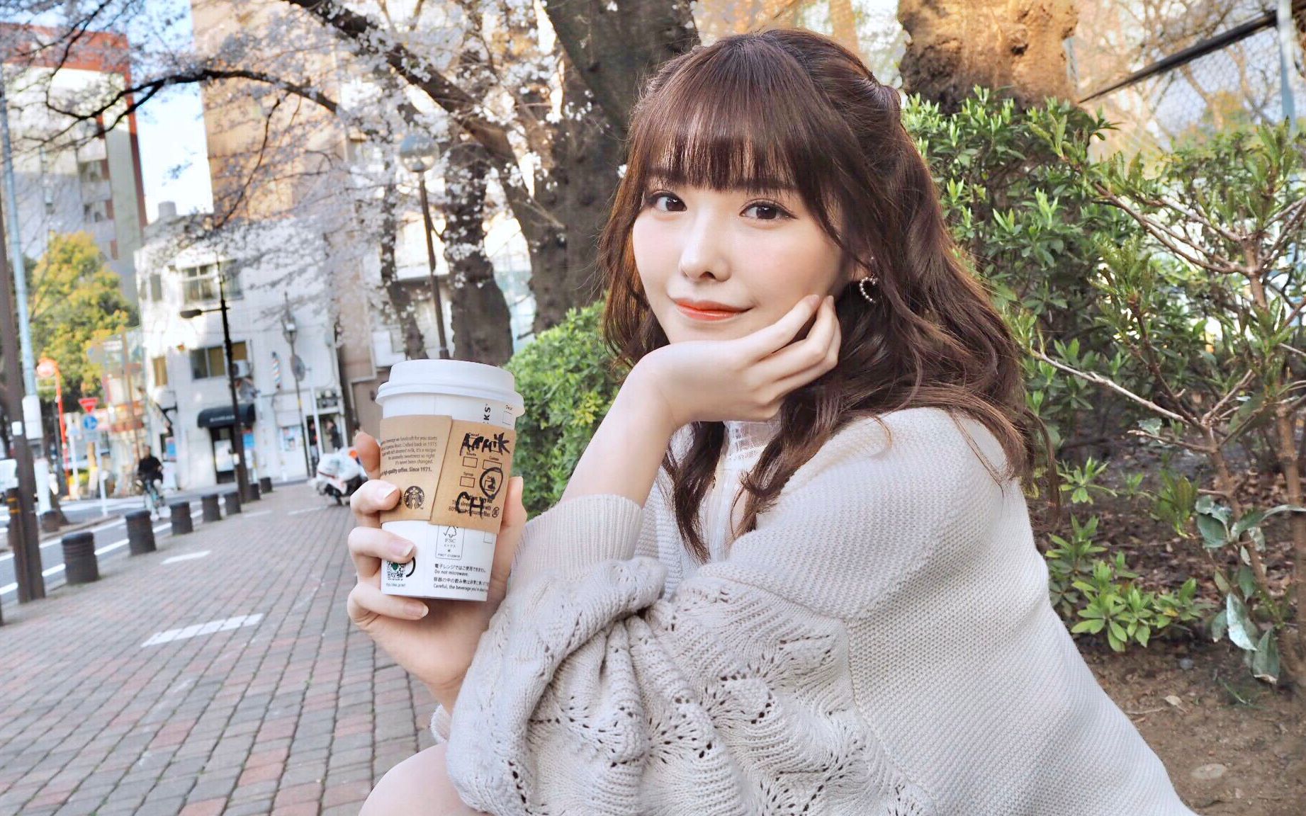 桥本有菜再看我就捶你了