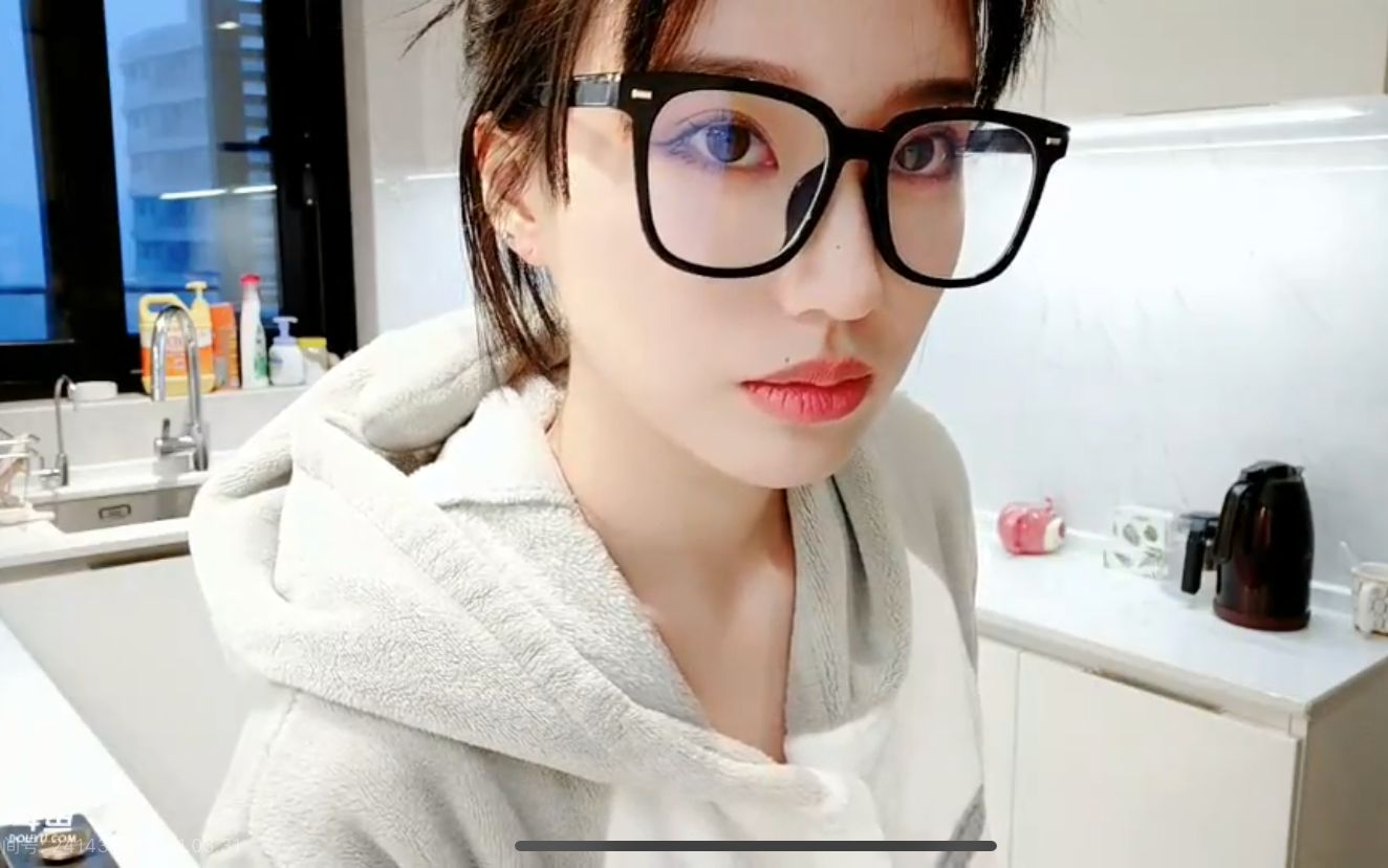 斗鱼-小苏菲2021.3月31号直播录像【下午直播拍抖音】