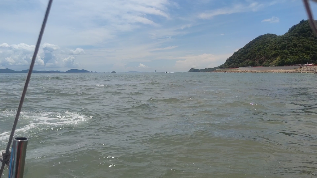 鹿嘴山庄坐游艇