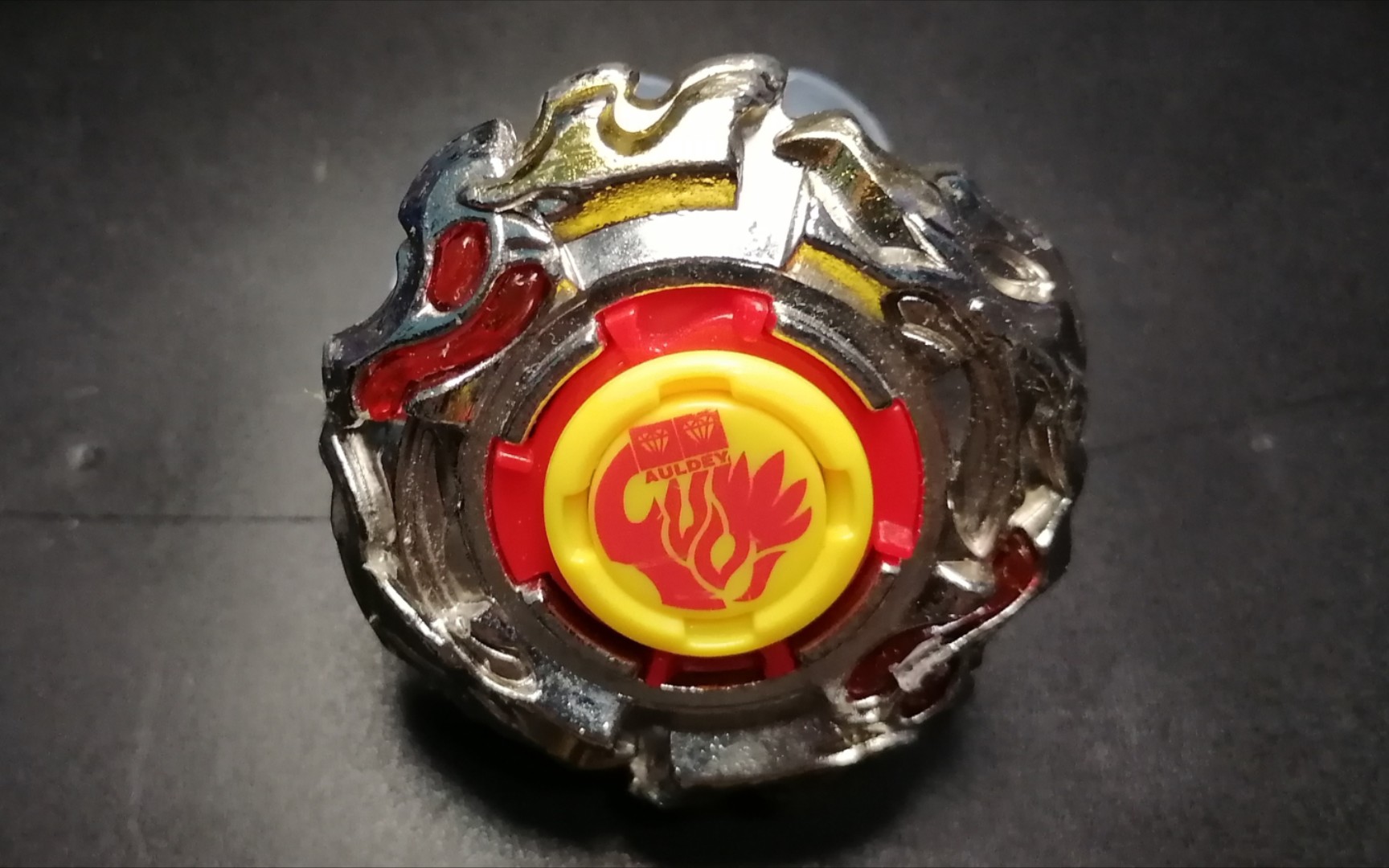 有些陀螺死了,但没有完全死——乾坤火轮实战对打