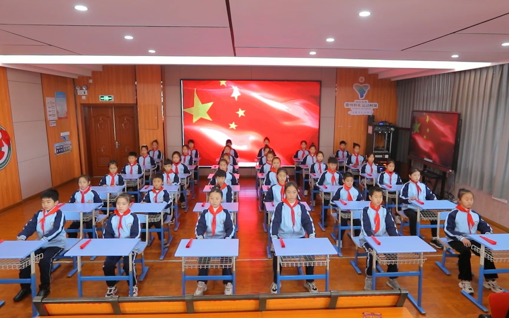 衢州市巨化第一小学课桌舞《中国功夫》-bili_60463088434-默认收藏夹