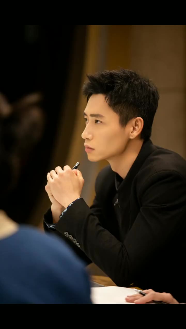 明星大侦探 晨酒店魏晨 ,八星温泉酒店老板,脸帅只是最肤浅的优点