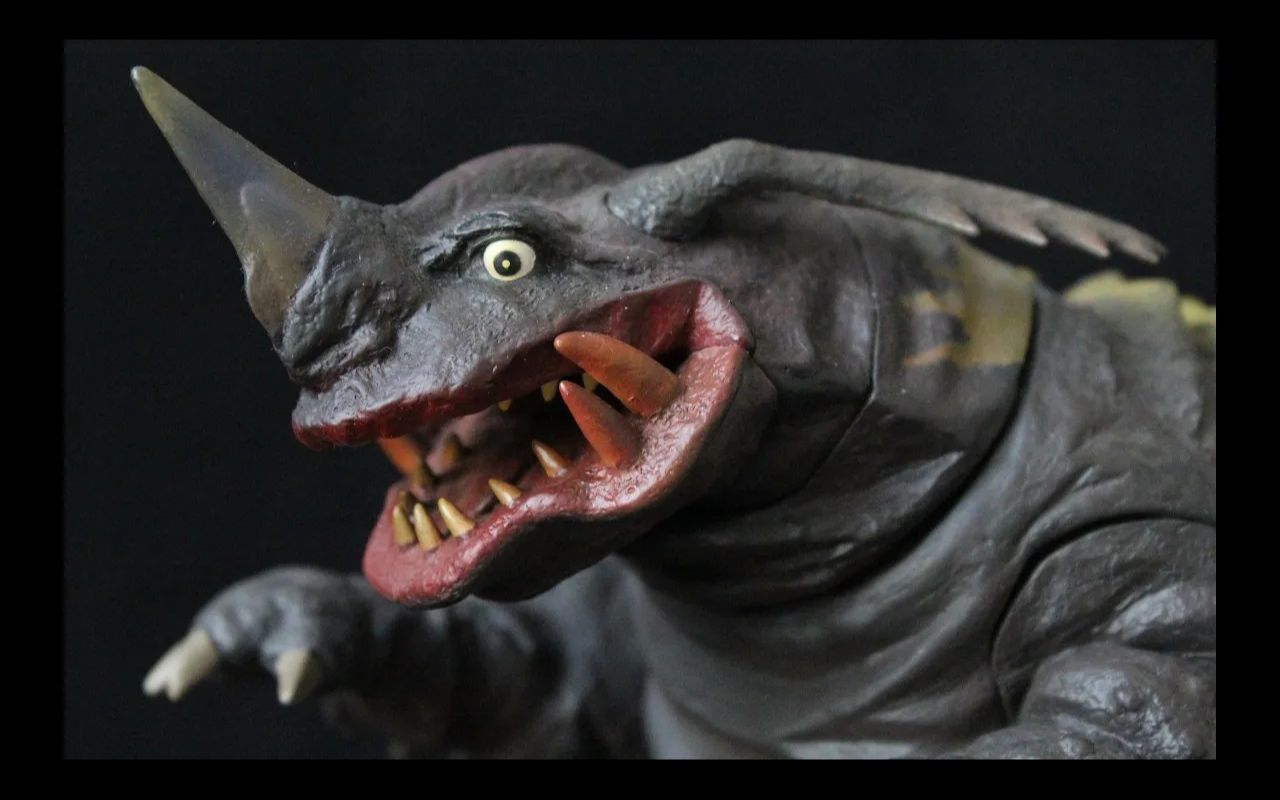 (搬运) 玩具速评 - x-plus 大怪兽系列 透明怪兽内隆加 (泽塔真香 ep2