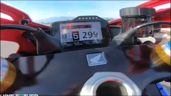 Télécharger la video: 本田火刃cbr1000rrr 四档299 爆表时刻 超4K带耳机