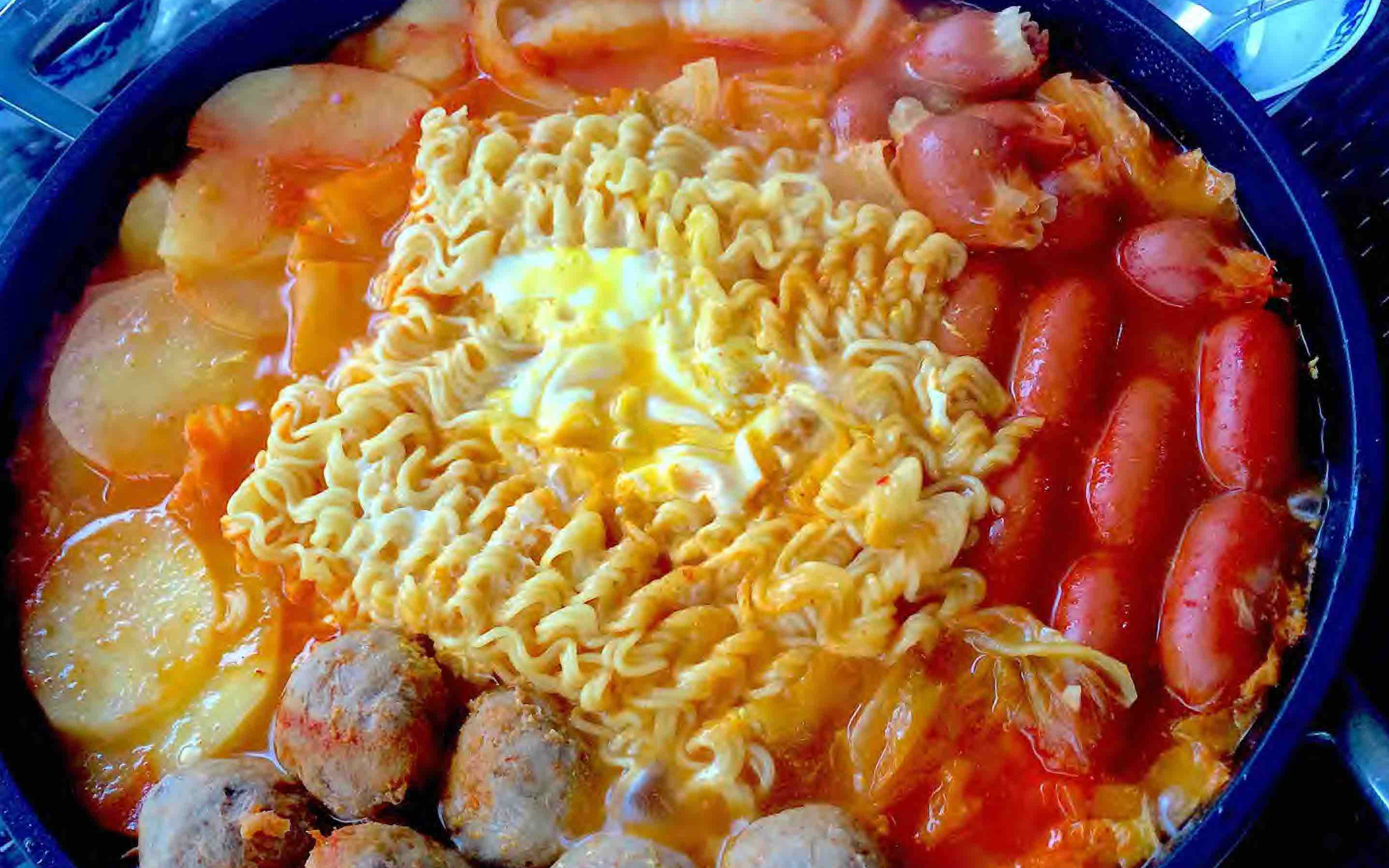 两分钟教你做最近流行的韩式部队锅