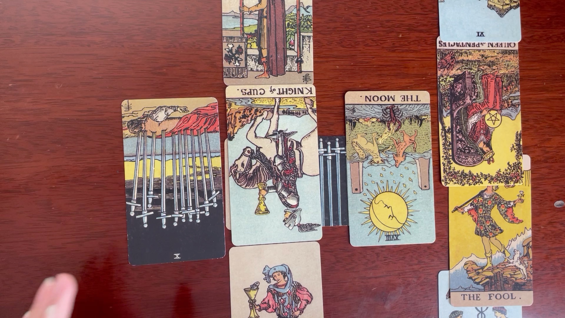 大众占卜【凯尔特十字牌阵看你们的关系】适用任何关系(牌太大了所以