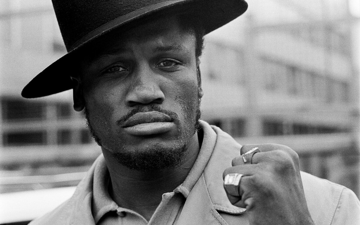 冒烟的乔-joe frazier的左勾拳技术分析_哔哩哔哩 (゜-゜)つロ 干杯