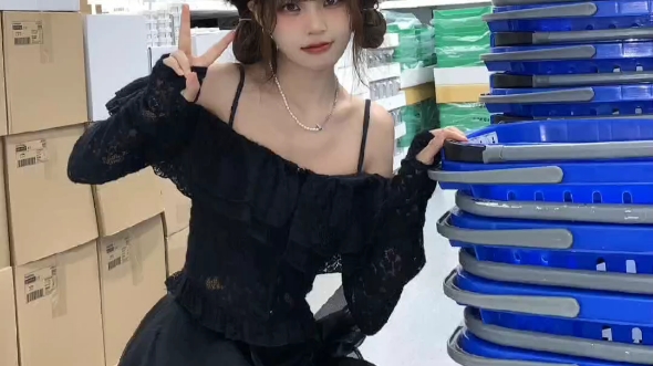 美女怎么能少的了星狗呢