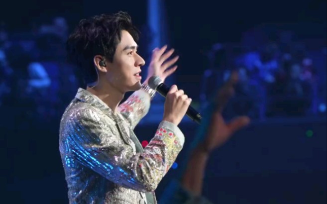 龚俊东方卫视跨年 [独家高清] 唱歌和咬字的小表情清清楚楚的,可可