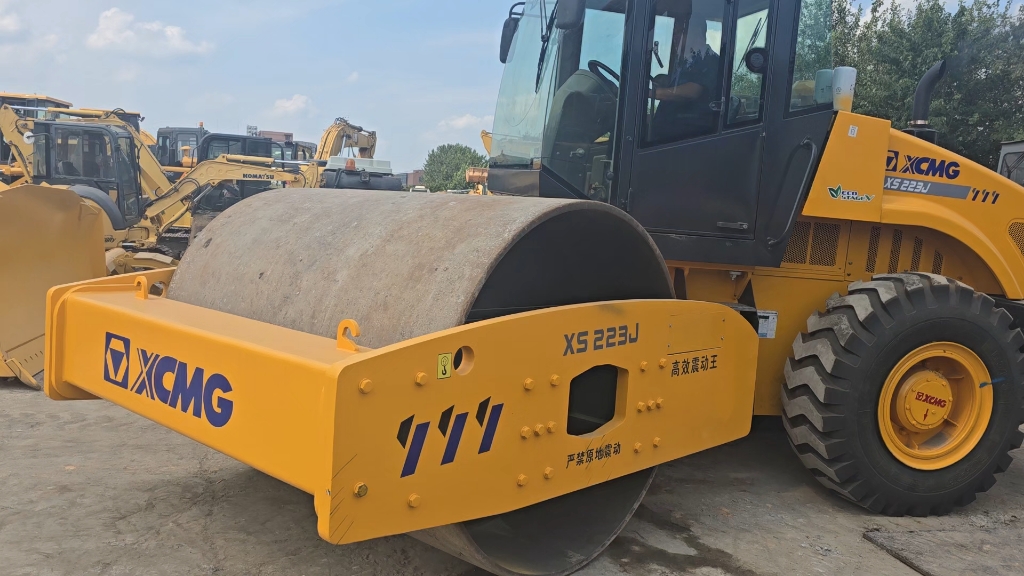 精品徐工22吨压路机单钢轮振动压路机