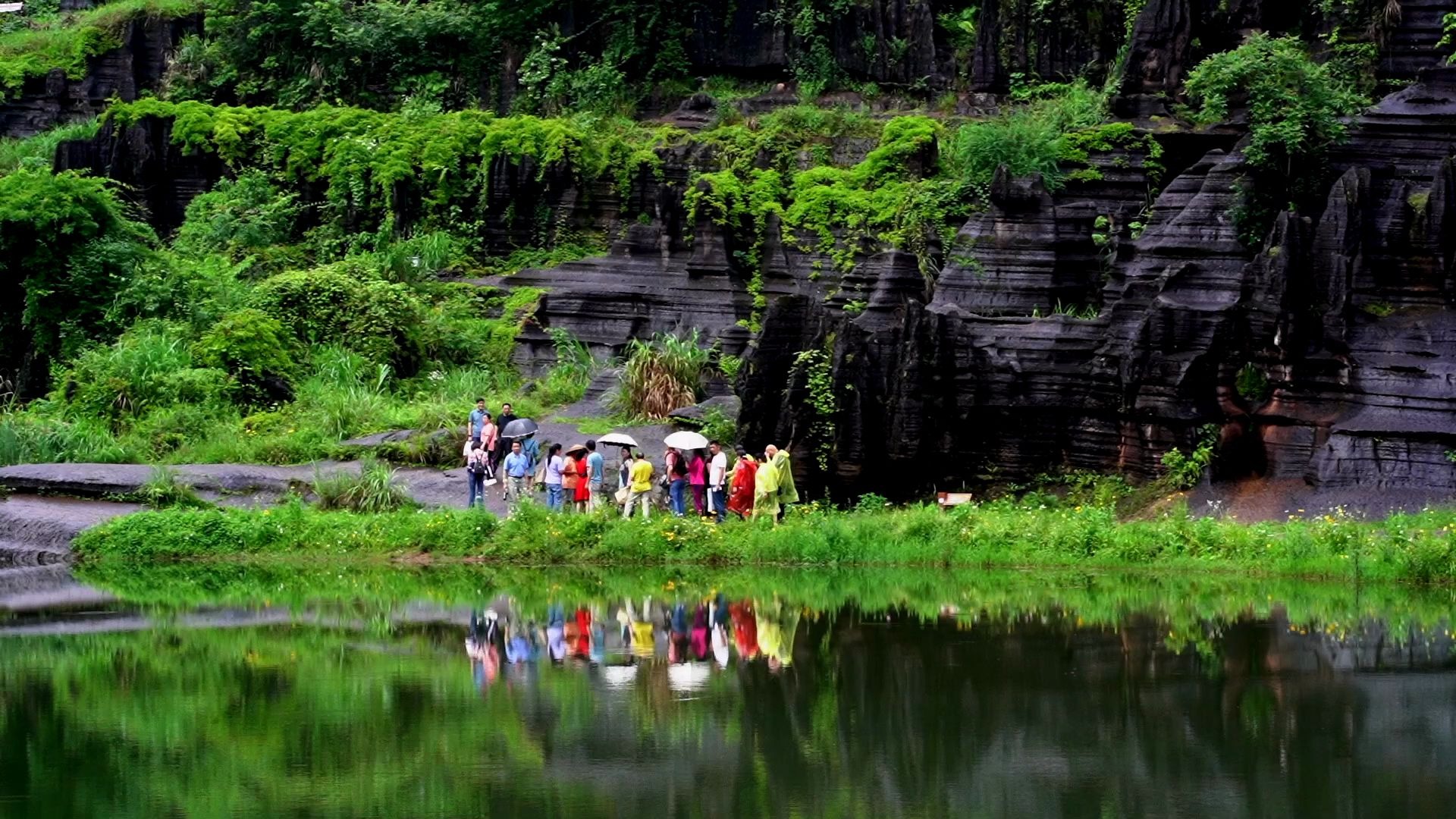 湖南省永顺县芙蓉镇的红石林