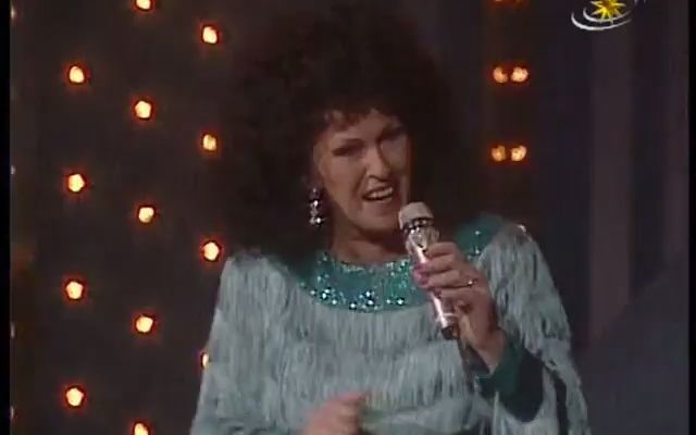 [图]传说的女猫王 美国摇滚女王Wanda Jackson—Let’S Have A Party