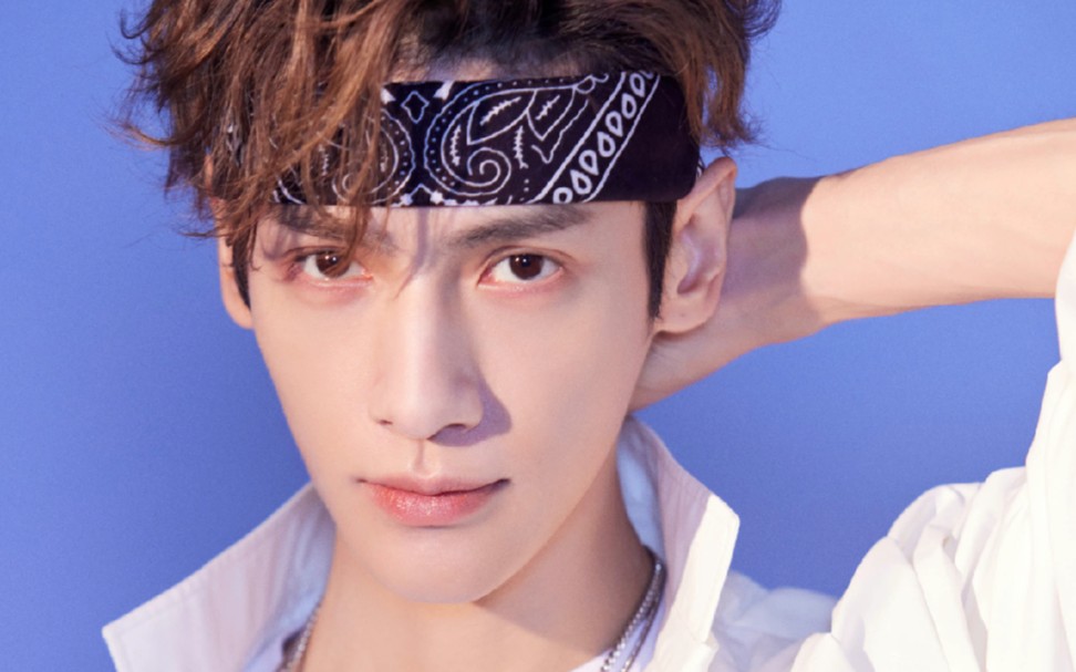 又见发带!满满的少年感!罗云熙的战斗装扮