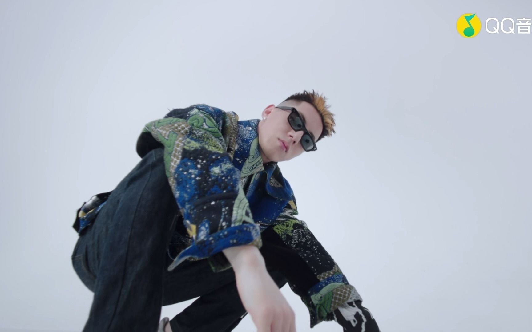 casper卡斯柏《尴尬了吗》mv歌词字幕版