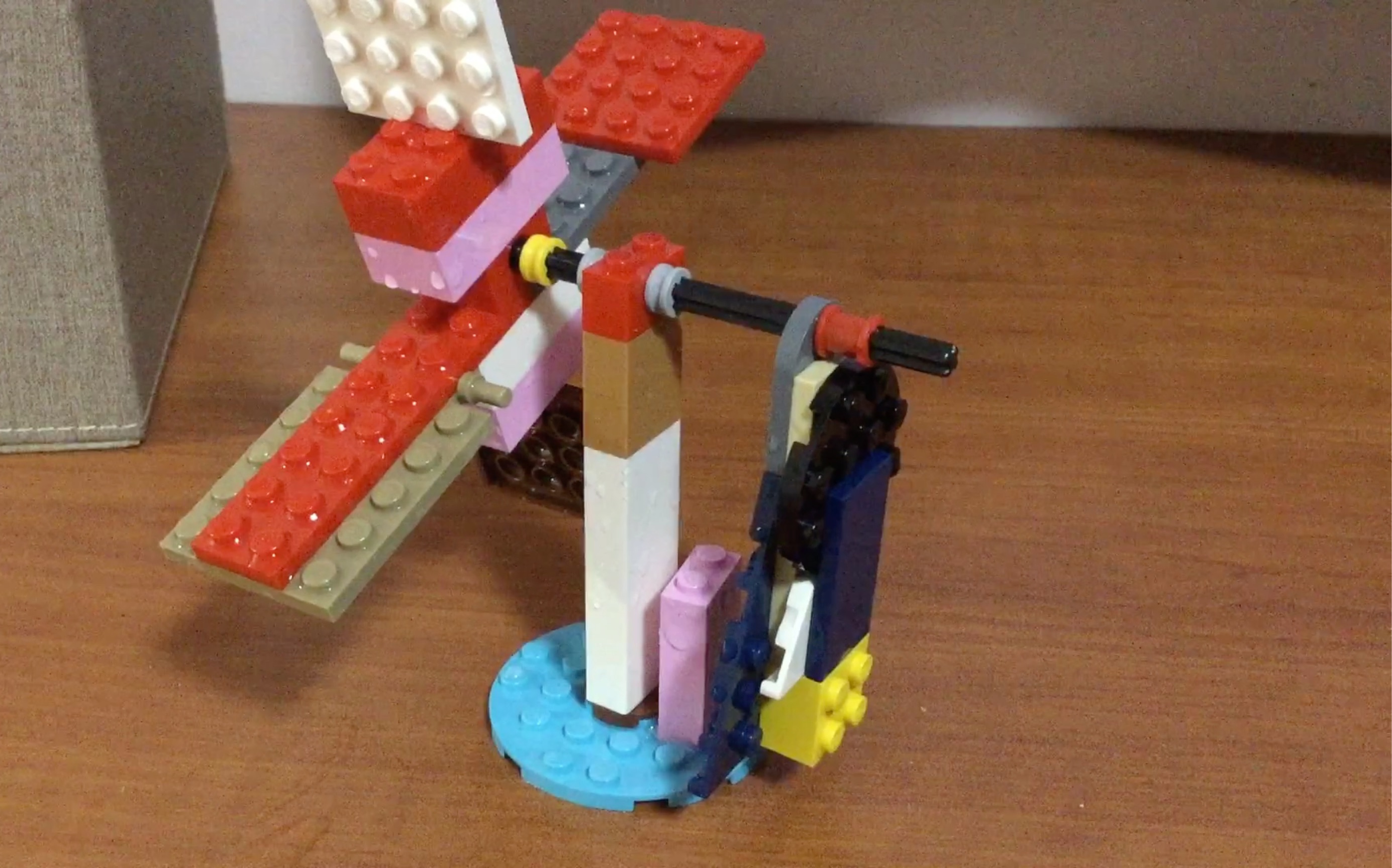 自制乐高小水车,还真的能转.
