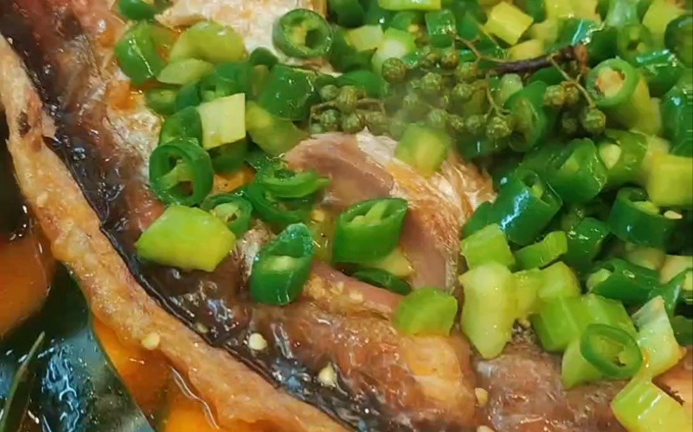 初次尝试青椒味芒果鱼 还以为是芒果和鱼