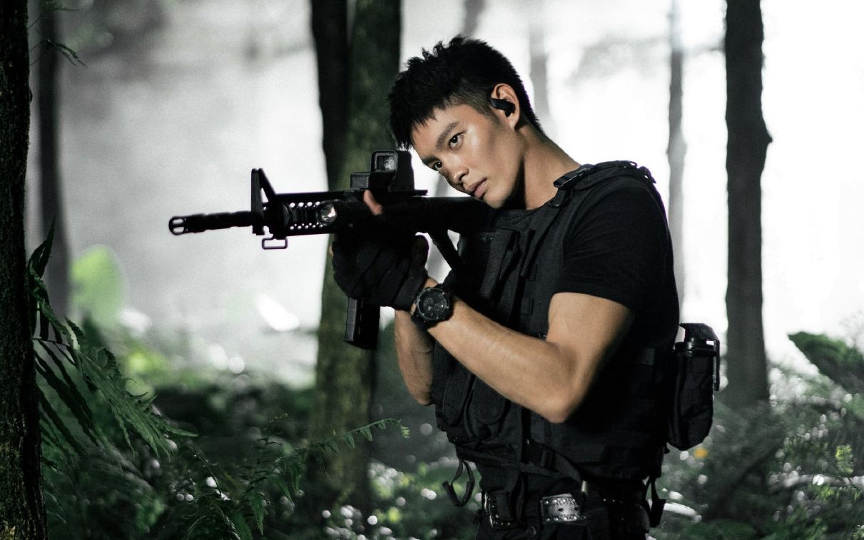 【他在逆光中告白】【厉腾】【曹佑宁】(e09-e16 完结 高清1080)