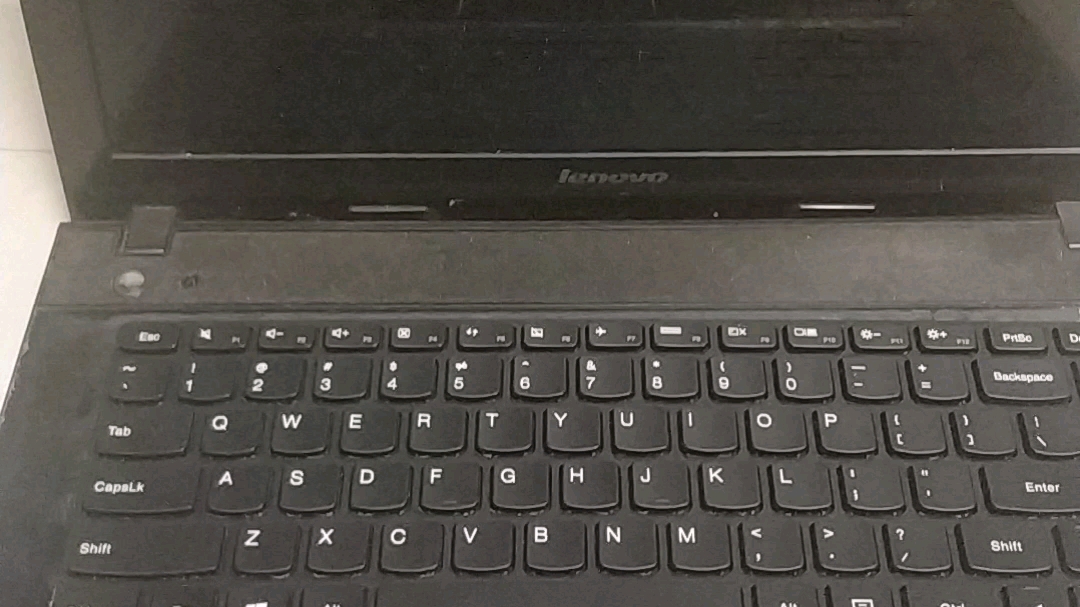 这电脑开机就是进入不了系统,有没有高手能帮我看一下,型号联想g400.