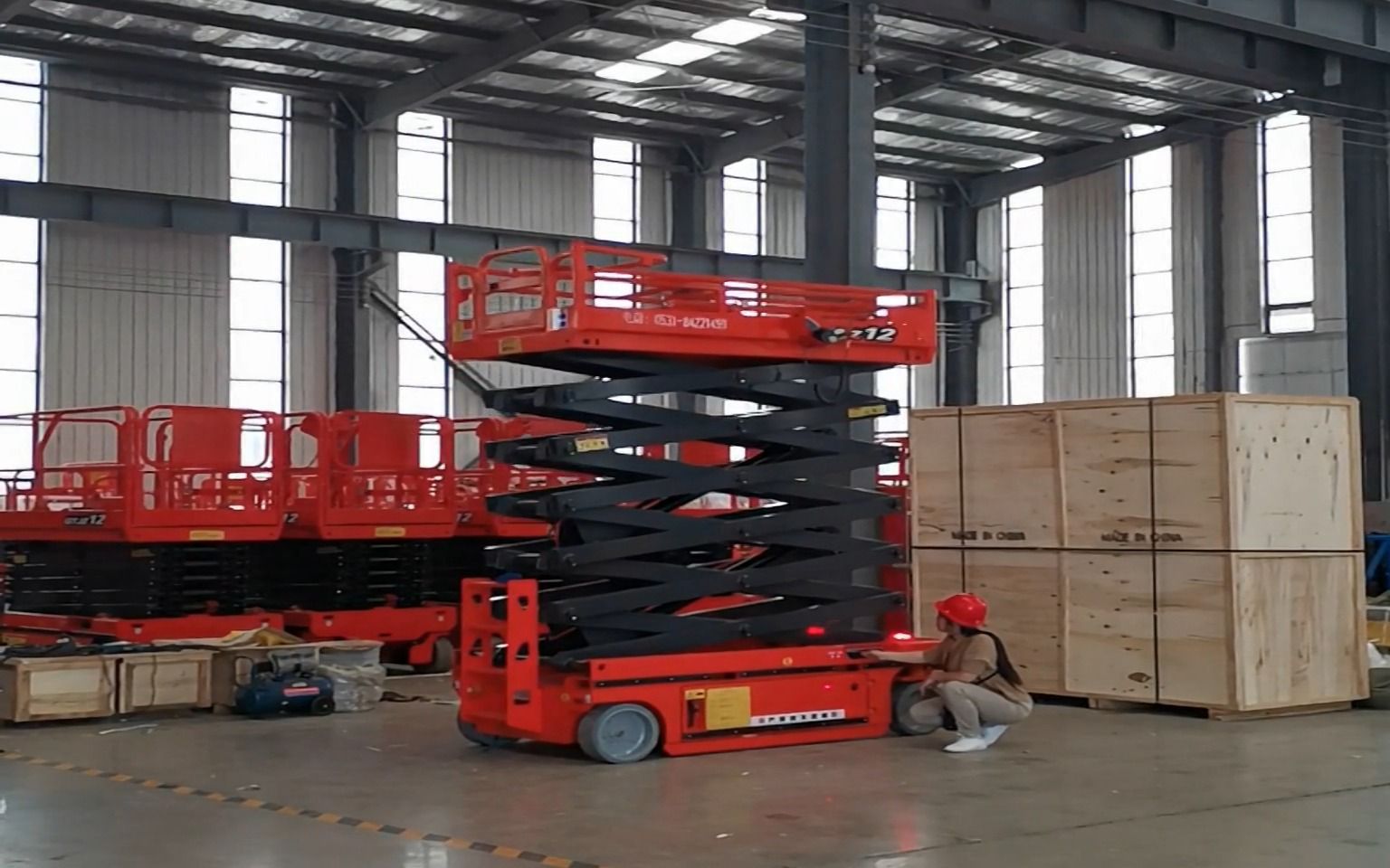 自行式高空作业升降机平台-升降视频-2-20210519