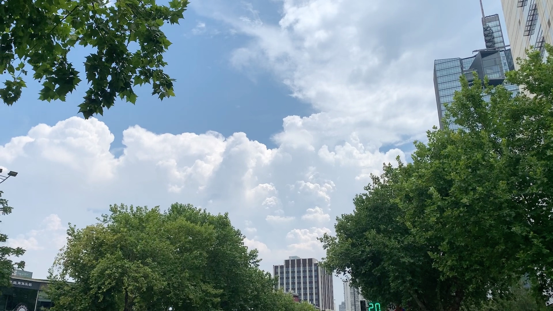 藍天 白雲 休息 好心情 不上班