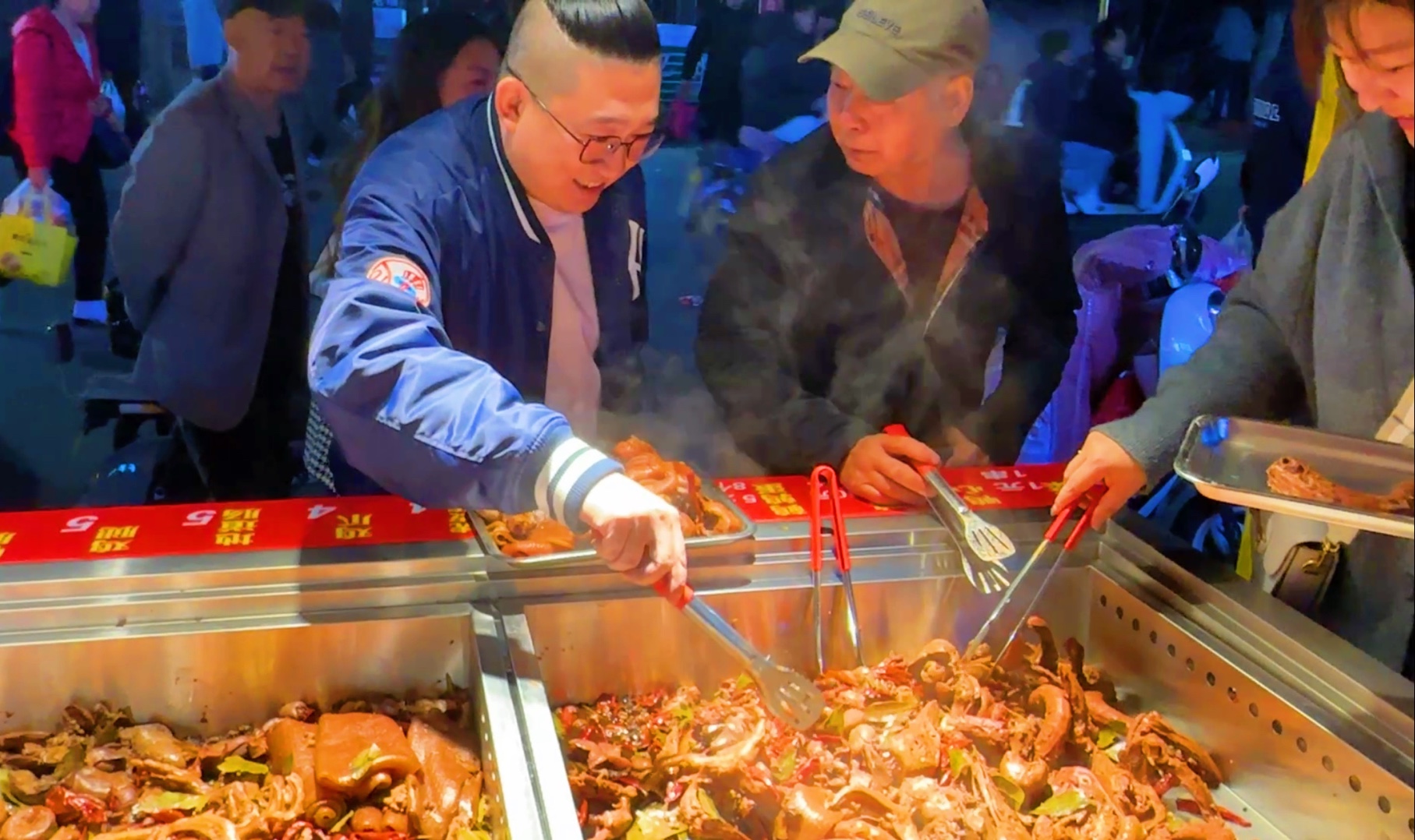 大同街边鸭货店,到饭点就满人,来的都是老街坊,满满烟火气哔哩哔哩bilibili