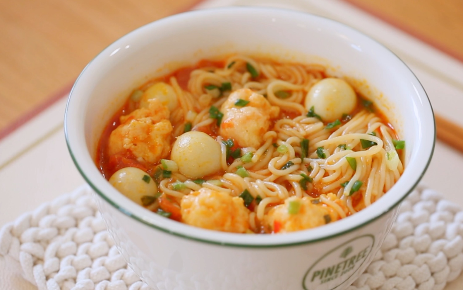 泰式虾滑番茄浓汤米线|甜辣又鲜香,嗦粉解千愁