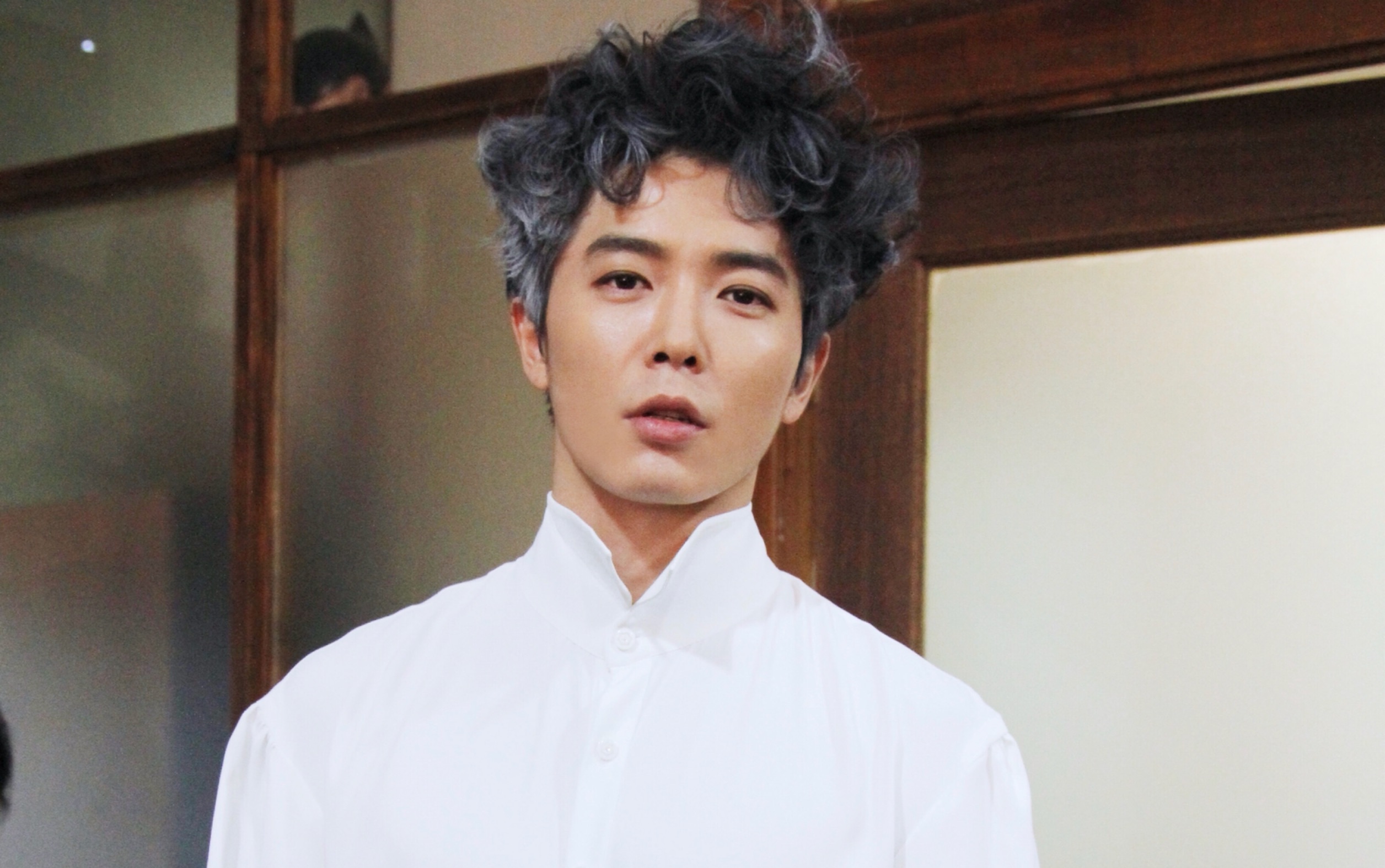 金材昱回归话剧舞台重温话剧莫扎特传中金材昱的表演