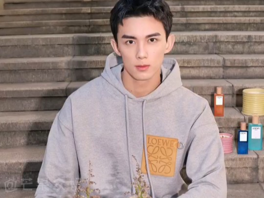 吴磊花絮男友力爆棚瞬间,真的好有安全感哦