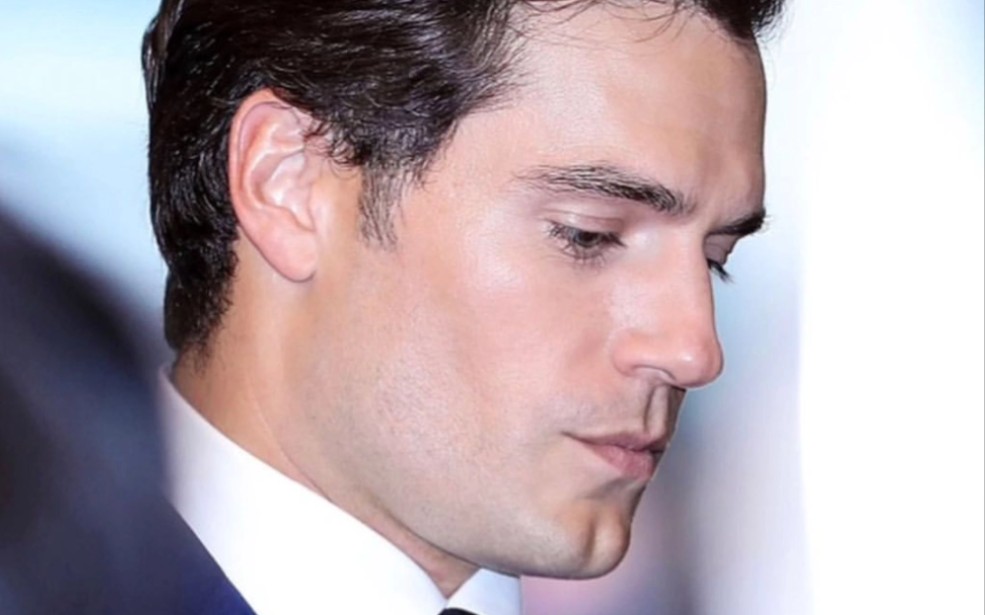 谁能抗拒亨利·卡维尔?