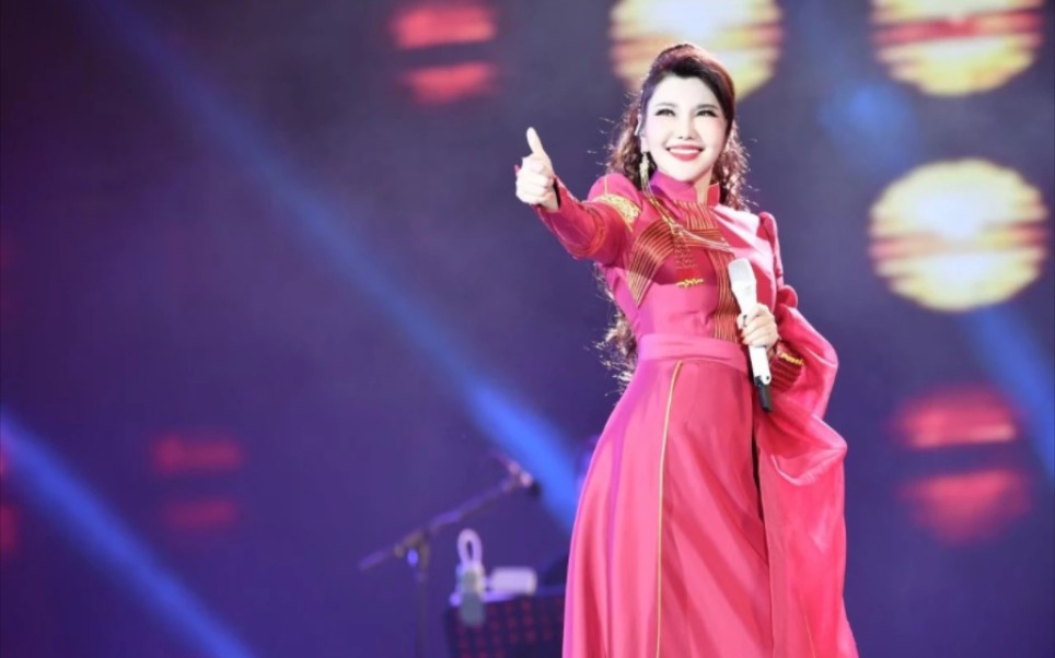 乌兰图雅内蒙古草原文化节花开四季专场演唱会现场第二篇《秋之韵》