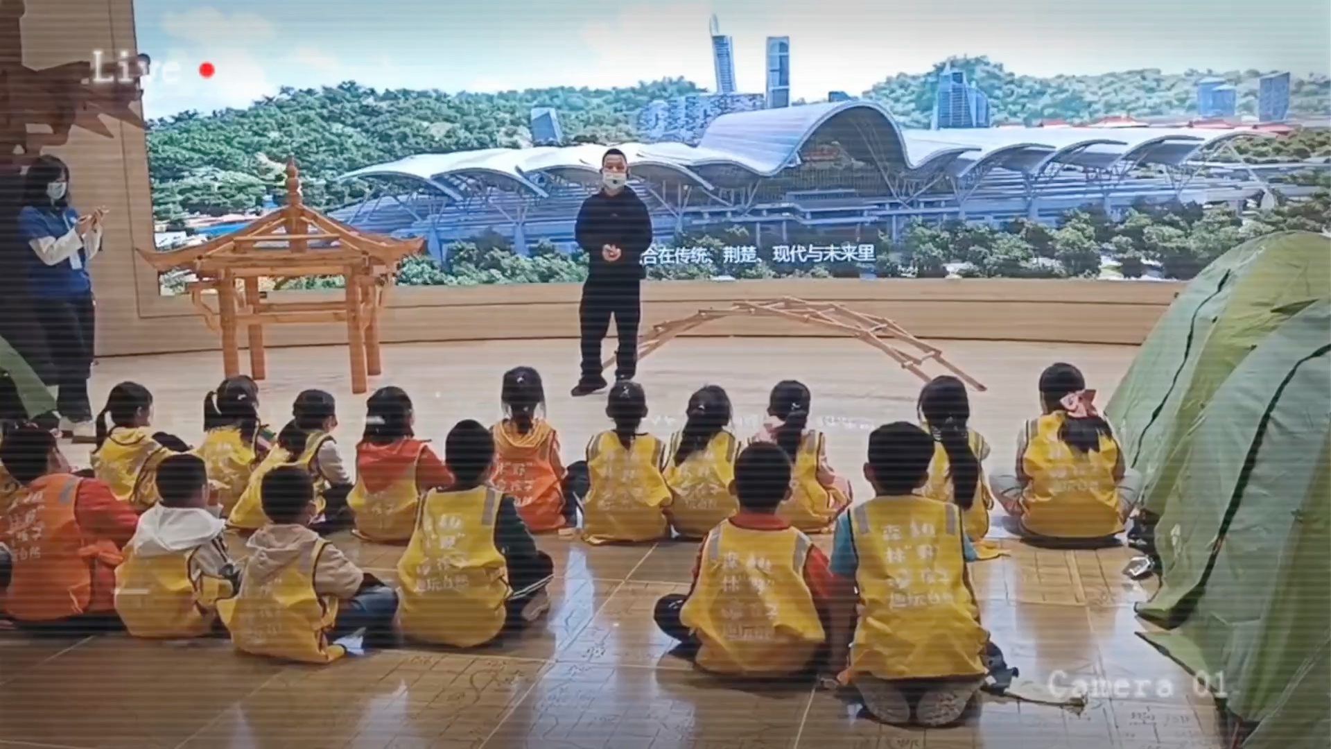 [图]#研学游 “鲁班”学艺，杉杉同学边玩边学涨知识啦！[跳跳]