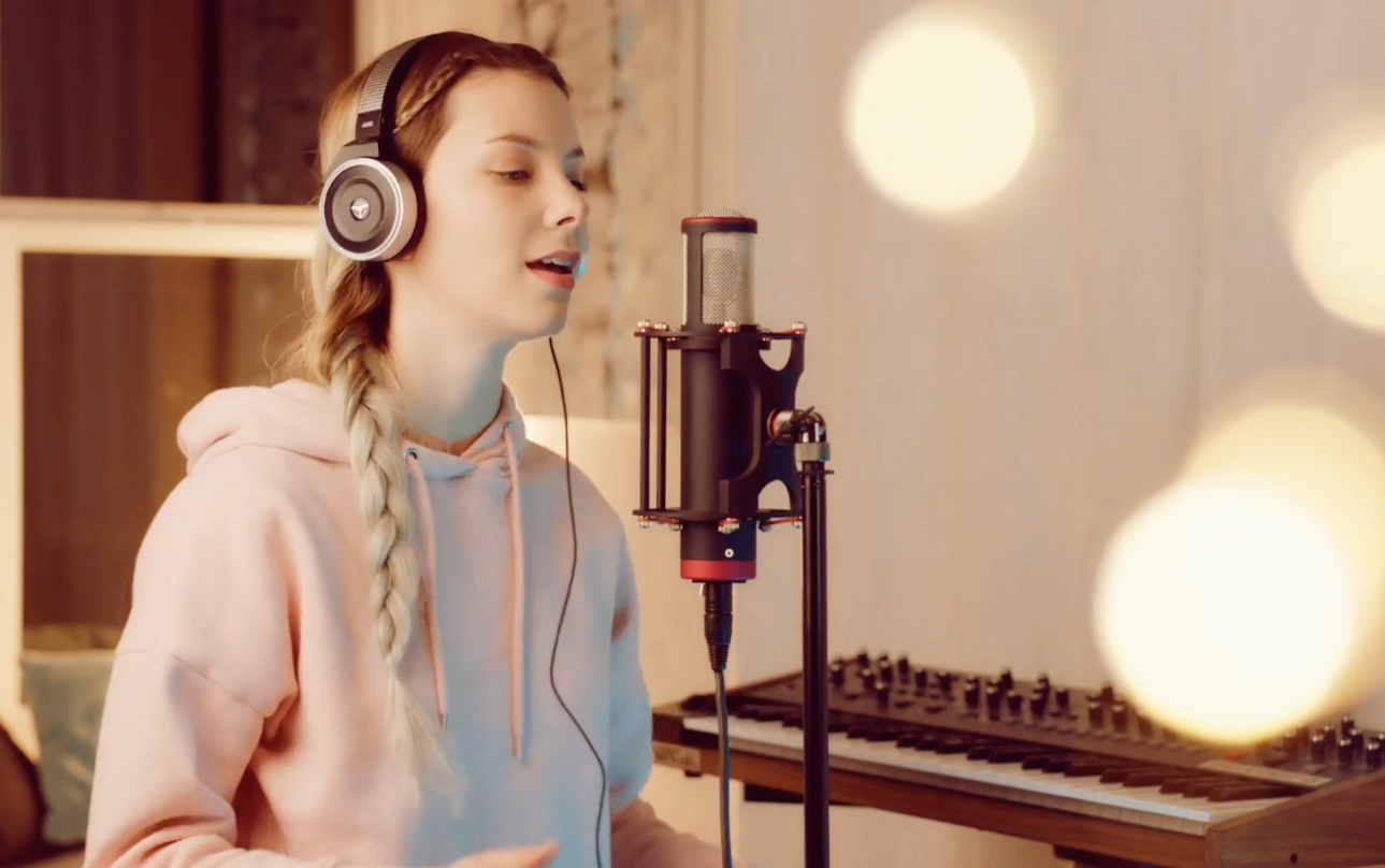 瑞士 romy wave 惊艳翻唱 sam smith《dancing with a stranger》