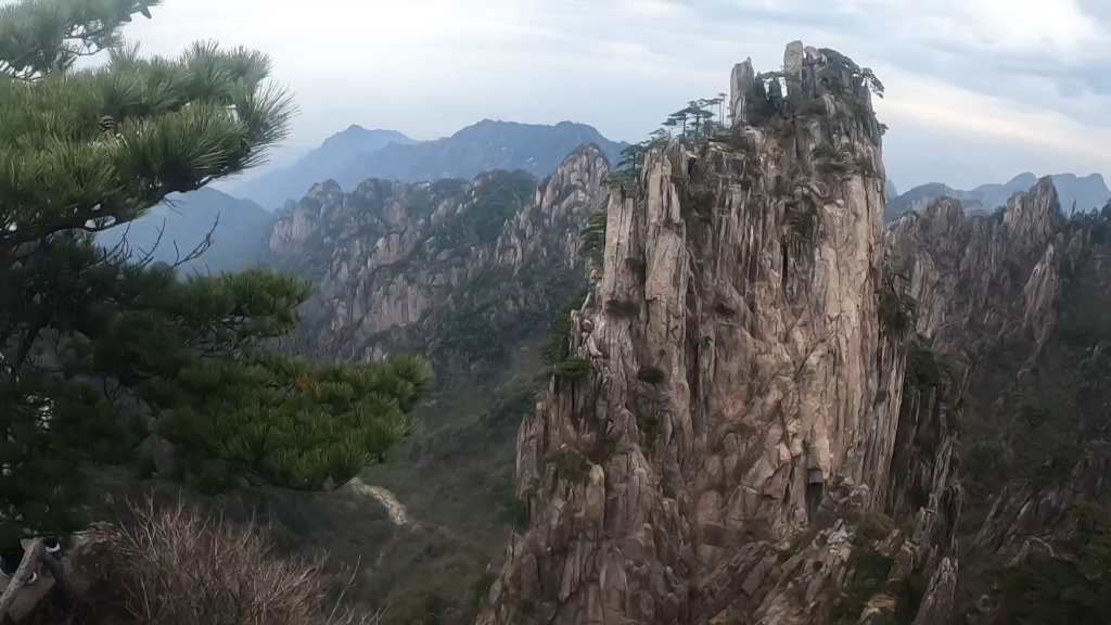 黄山风景区,很美,也很累,大家去游玩一定要选个好天气哟.哔哩哔哩bilibili