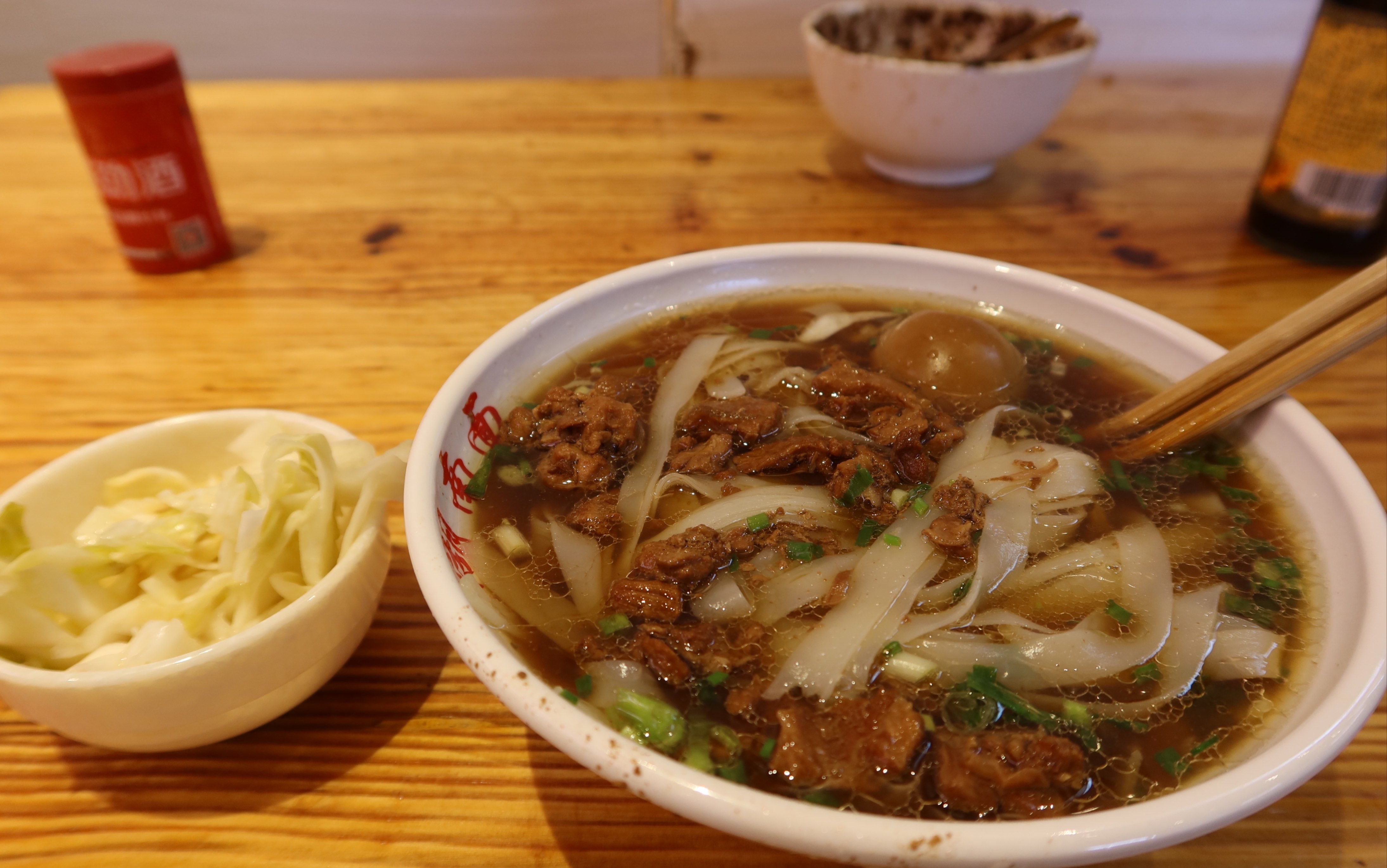 想尝试怎么拍吃播视频但是好难呀没什么拍摄感觉大南门湖南面